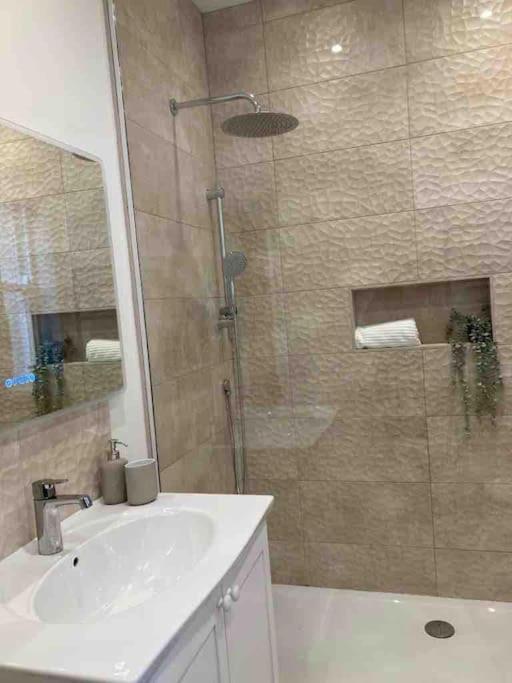 Garden Apartment, Central Harrogate With Parking Экстерьер фото